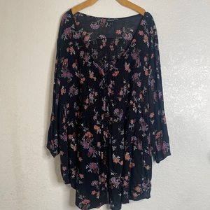 TORRID Plus Size Black Floral 3/4 Length Sleeve top size 4